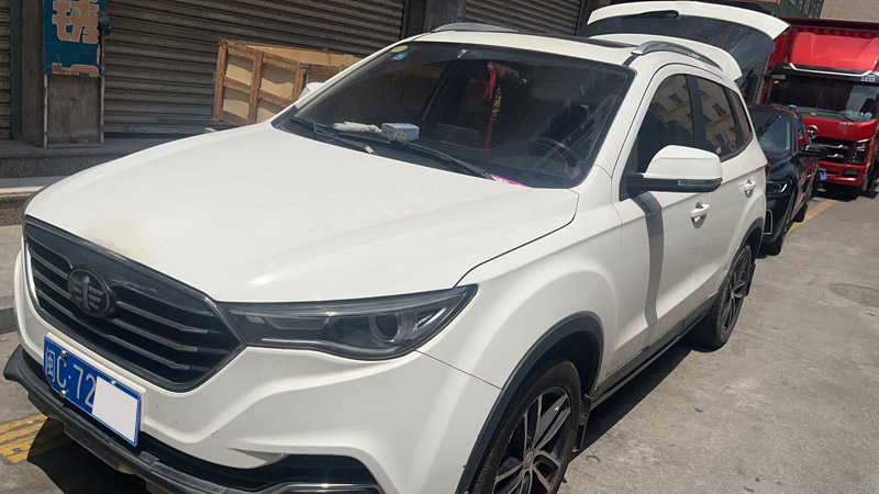 晉江市興德路8號(hào) 閩C72*** 一汽車主 微水洗車清洗案例